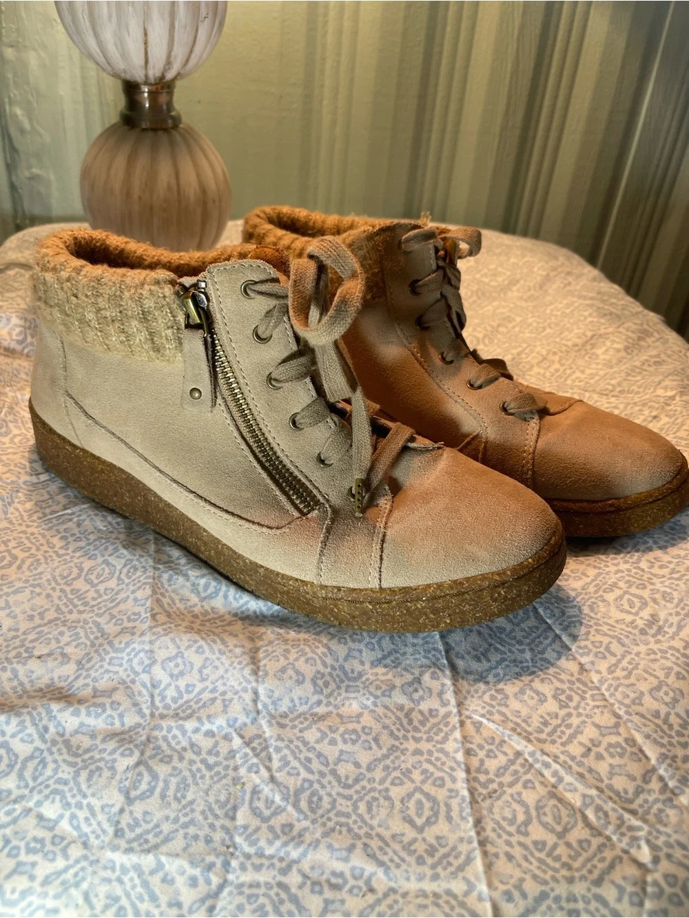 Aetrex Bonnie Taupe Lace-Up and Zip Ankle Boots with Knit Collar size 9-9.5